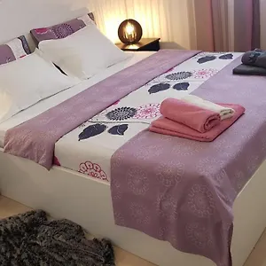 Apartment Verdi With Free Private Parking Space, Split